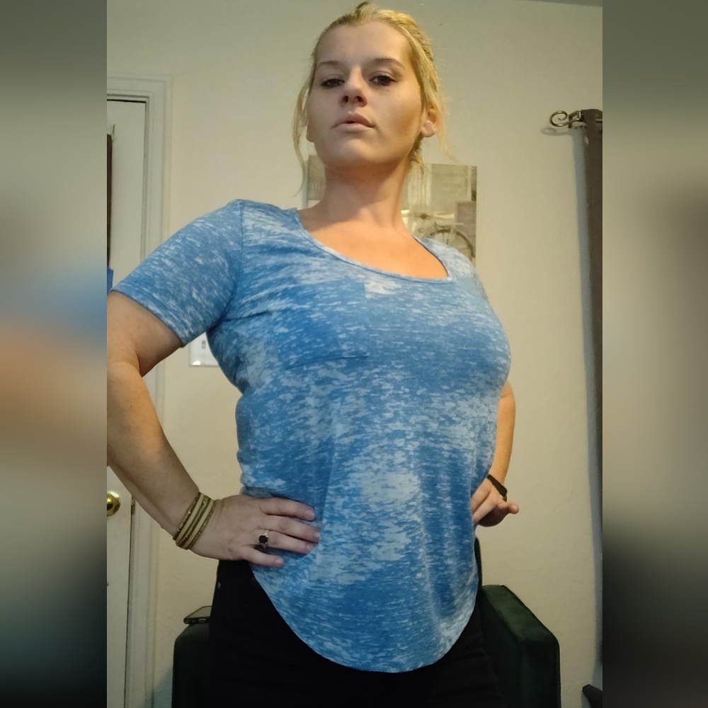 T-shirt size LG brand Decree